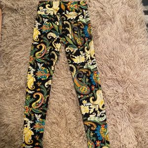 Colorful cute Paisley Print Leggings